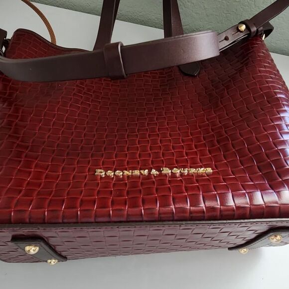 New! Dooney & Bourke Burgundy Woven Leather Tote - Picture 4 of 9